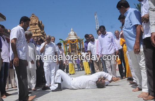 Poojary urulu seva for cauvery